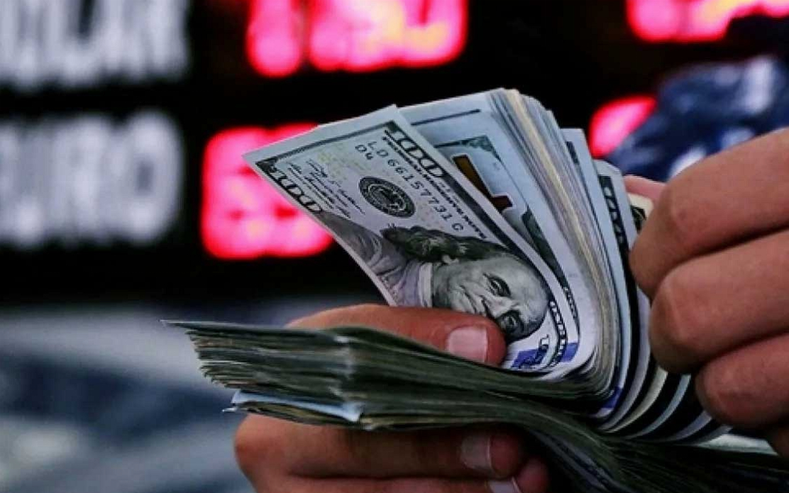 Dolar, faiz kararı sonrası 15,71 TL'yi aştı!