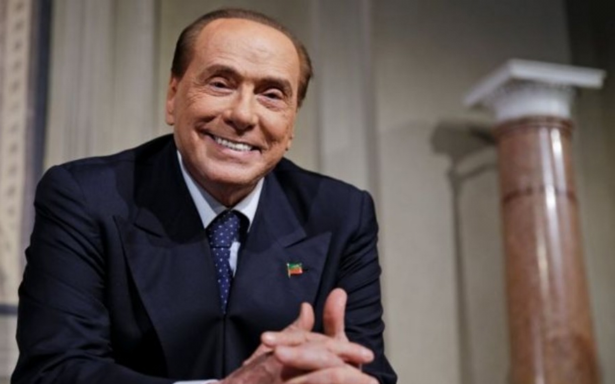 Berlusconi Cumhurbaşkanlığı adaylığından çekildi