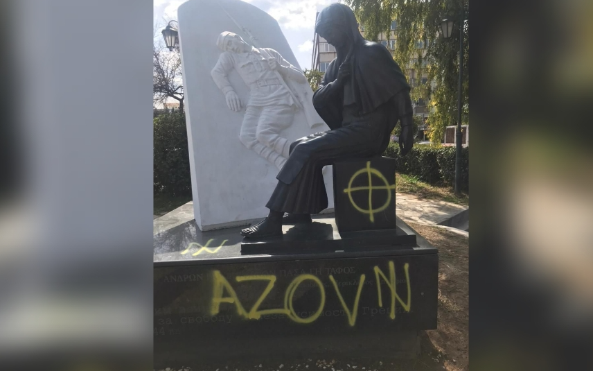 Atina'da Sovyet anıtına Nazi saldırısı