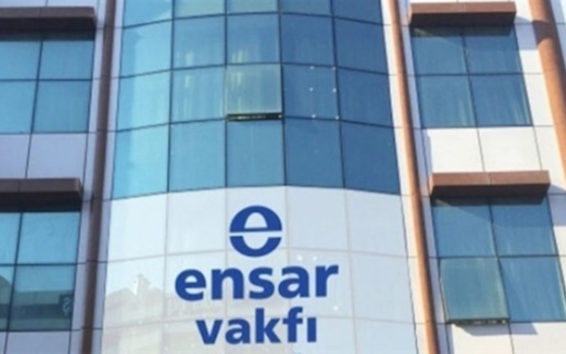 Ensar Vakfı, öğretmenlere kendi kitabını tavsiye etti