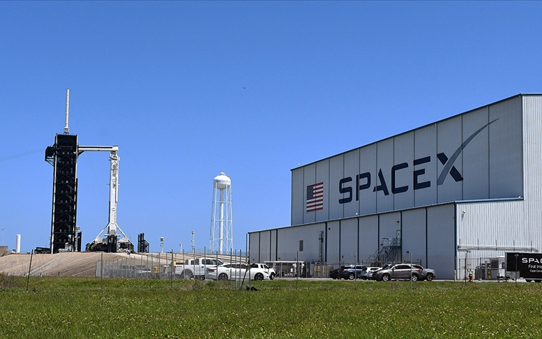 SpaceX, uzaya 53 Starlink uydusu fırlattı