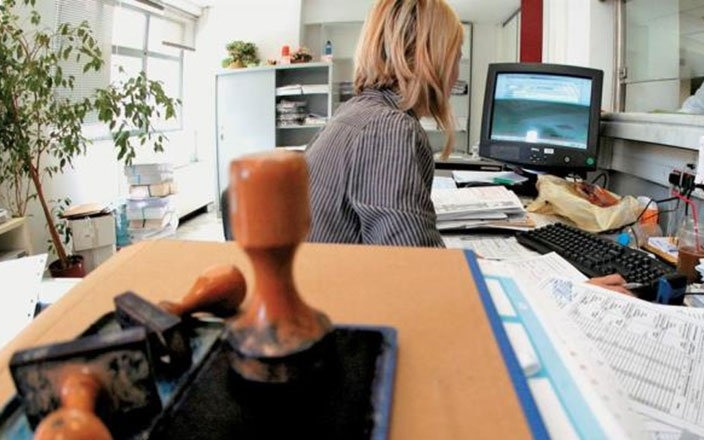 Kamu kurumlarında kadrolu çalışan sayısı azaldı