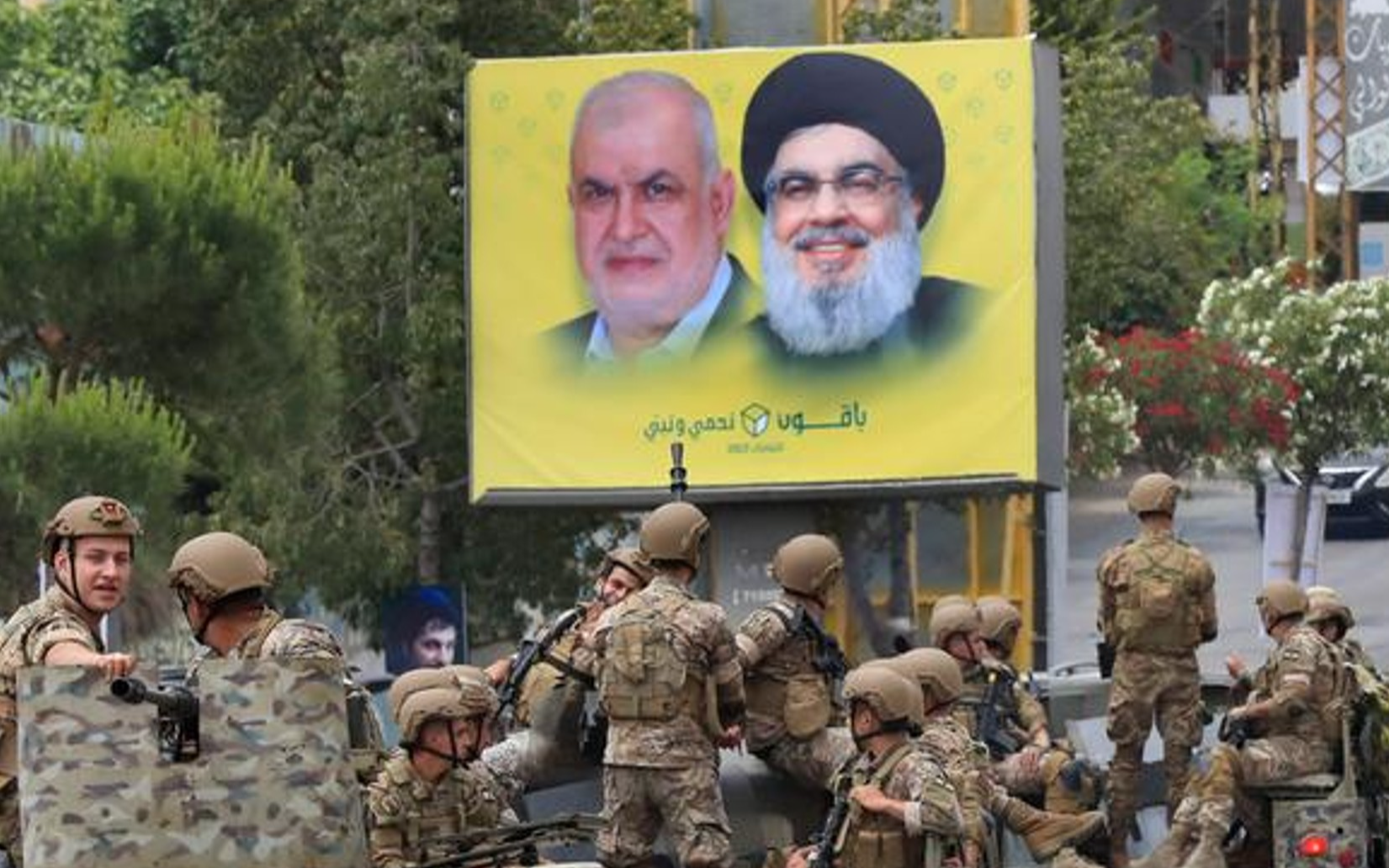 Lübnan'da Hizbullah ittifakı çoğunluğu kaybetti