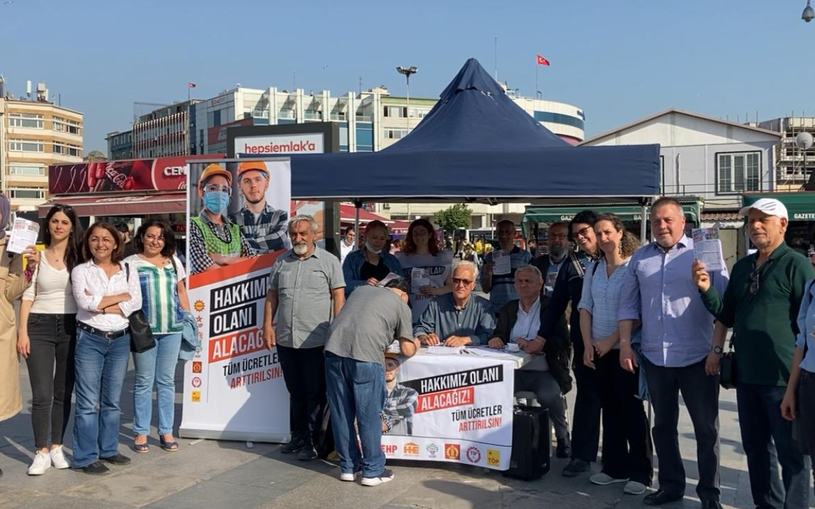 Kadıköy'de asgari ücretin artırılması için imza kampanyası