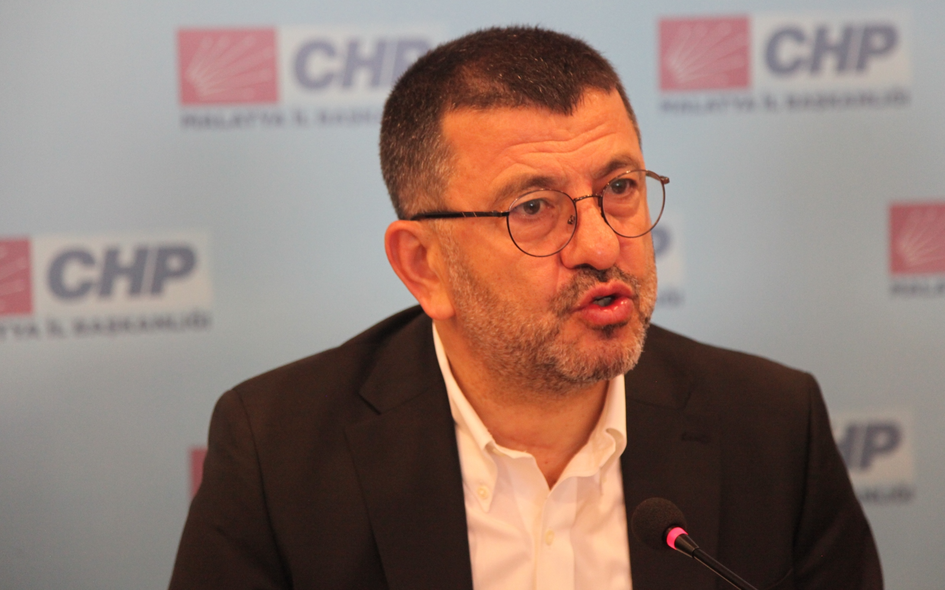 Veli Ağbaba'dan madde sepeti çalışması