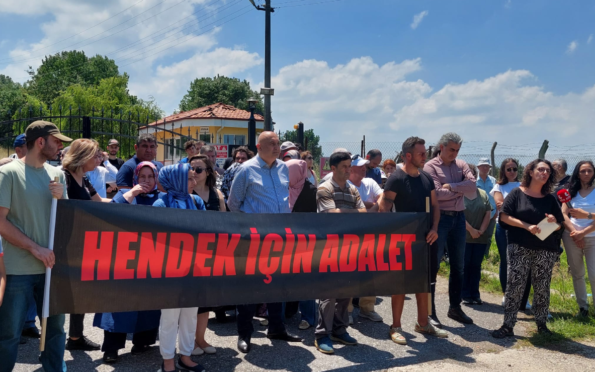 Hendek Katliamı'nın 2. yılında, hayatını kaybedenler anıldı