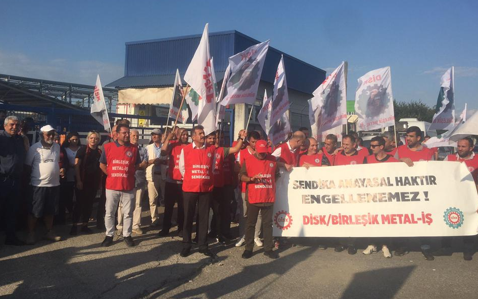 Mas-Daf işçileri hakları için fabrikayı terk etmiyor!