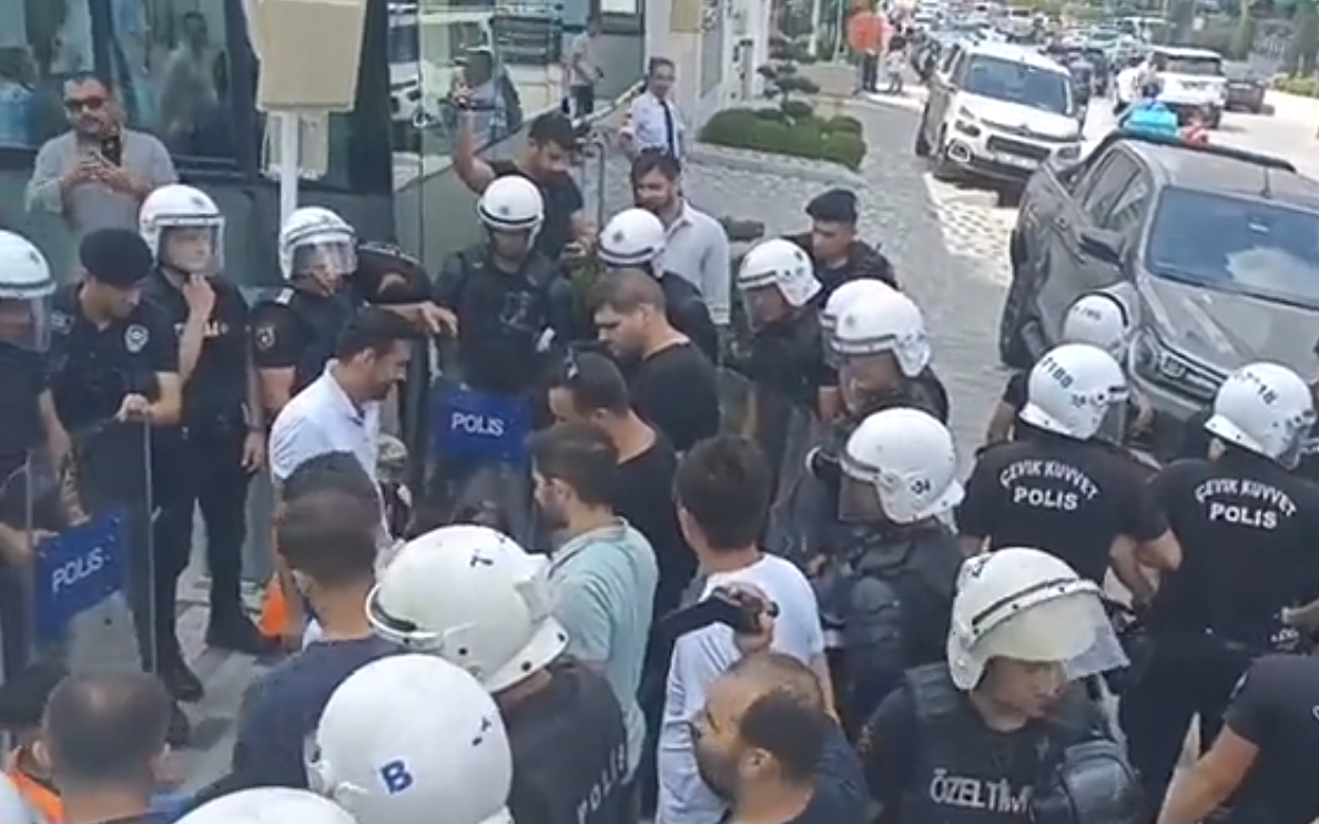 Direnişteki inşaat işçileri ve haber takibindeki gazeteci gözaltına alındı