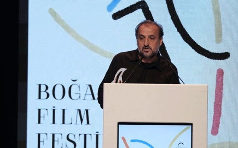 Özcan Alper, en iyi yönetmen ödülünü Fincancı'ya ithaf etti
