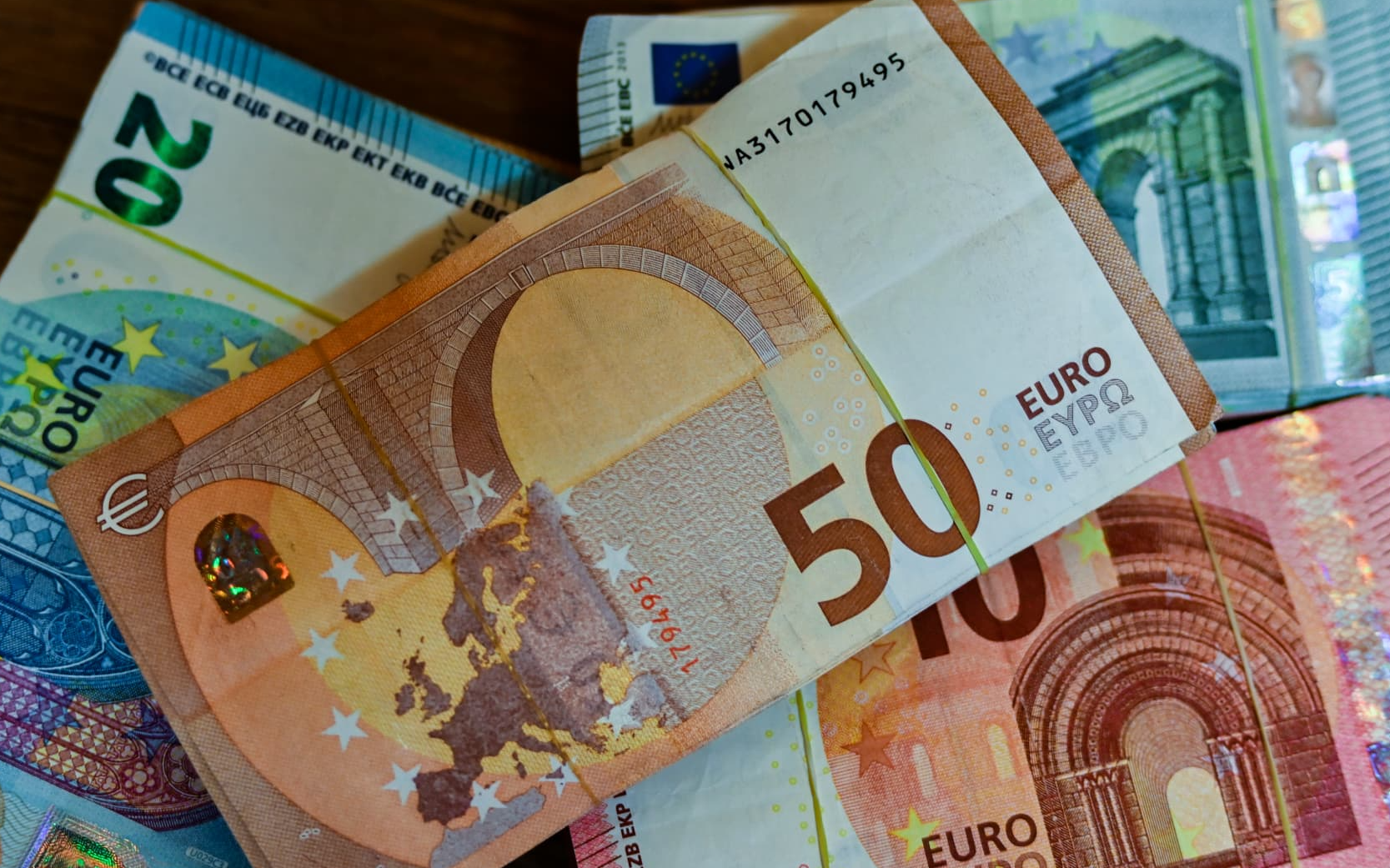 Euro 19 lira sınırını aştı