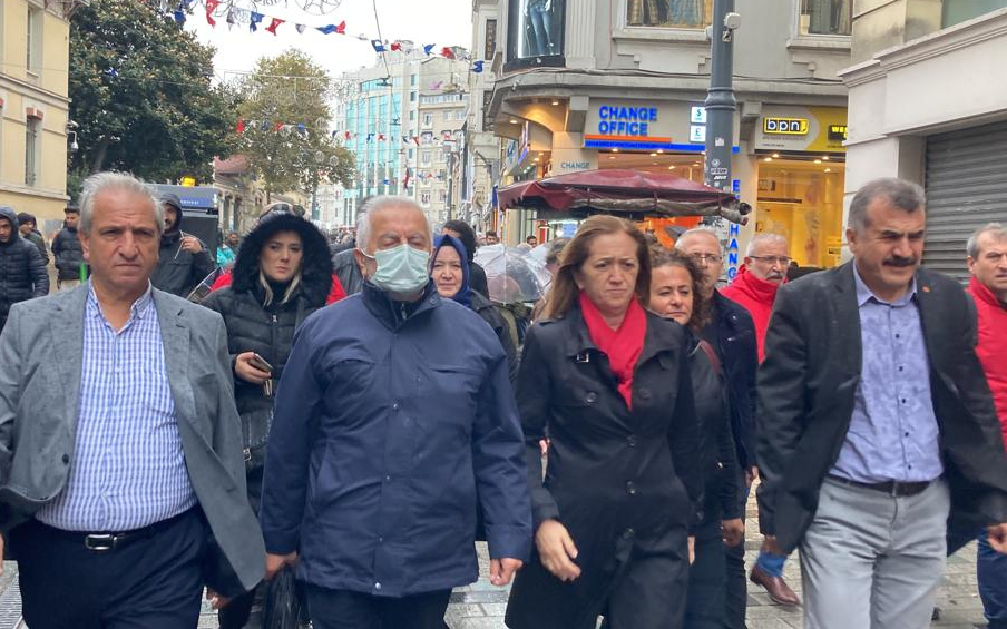 DİSK, Taksim saldırısında hayatını kaybedenleri andı