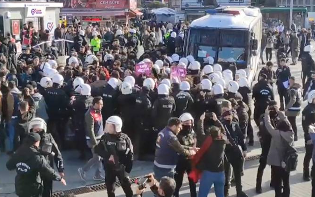 Kadıköy'de 25 Kasım eylemine izin verilmedi: 50'den fazla gözaltı