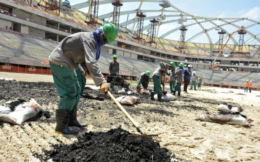 Katar açıkladı: ‘Stadyum inşaatlarında 500 işçi öldü’