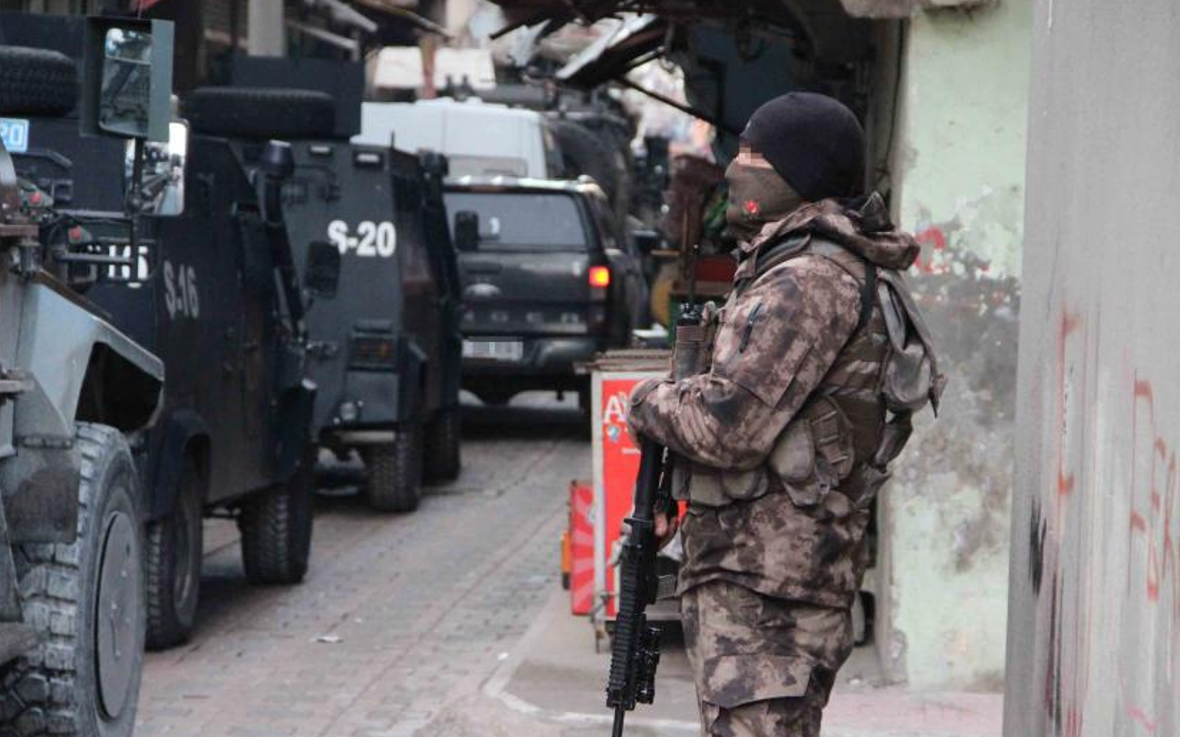 CHP ve HDP'li isimler gözaltına alındı