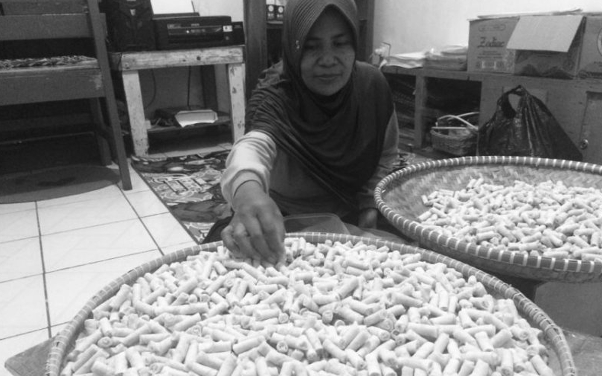 Sendika liderine dönüşmek: Endonezya tekstil sendikasında örgütlenme uzmanı Aan Aminah’ın hikayesi 