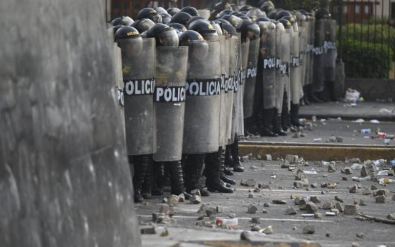 Peru'da polis halka saldırdı: 58 yaralı