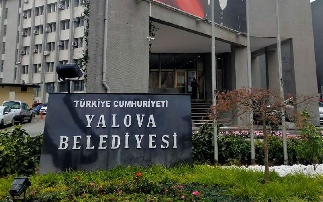 AKP'ye geçen belediyeden AKP'li avukata ihale