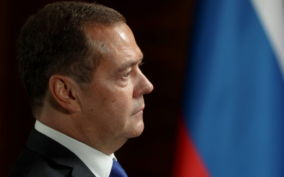 Medvedev: ABD silah gönderdikçe tüm Ukrayna yanacak