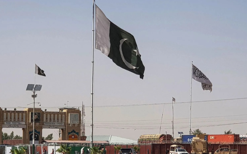 Pakistan’da 2 Taliban komutanı öldürüldü