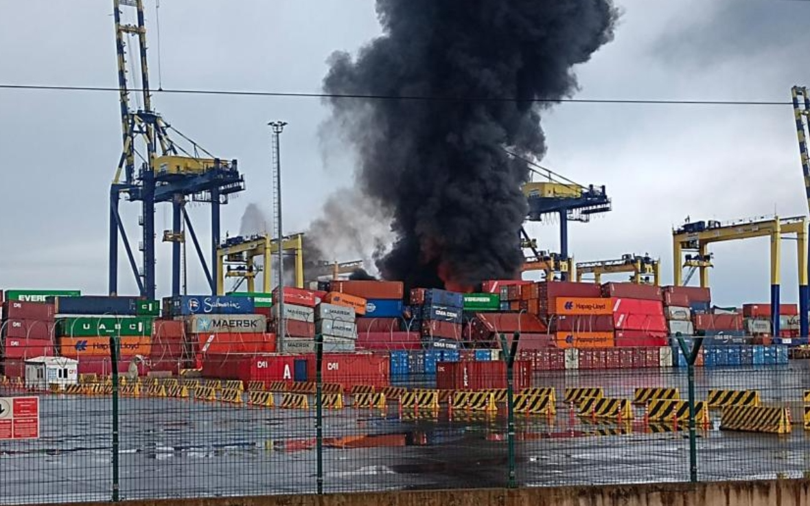 İskenderun Limanı'nda çıkan yangın devam ediyor