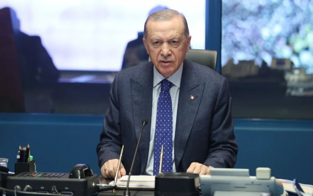 Erdoğan'dan deprem açıklaması: 'Süreci ne yazık ki siyasi istismara dönüştürenler var'