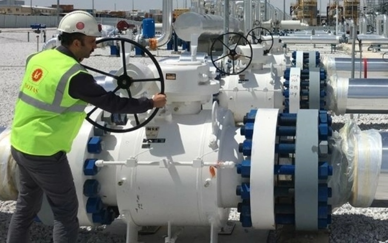 Deprem bölgelerinin bir kısmına doğalgaz verilmeye başlandı