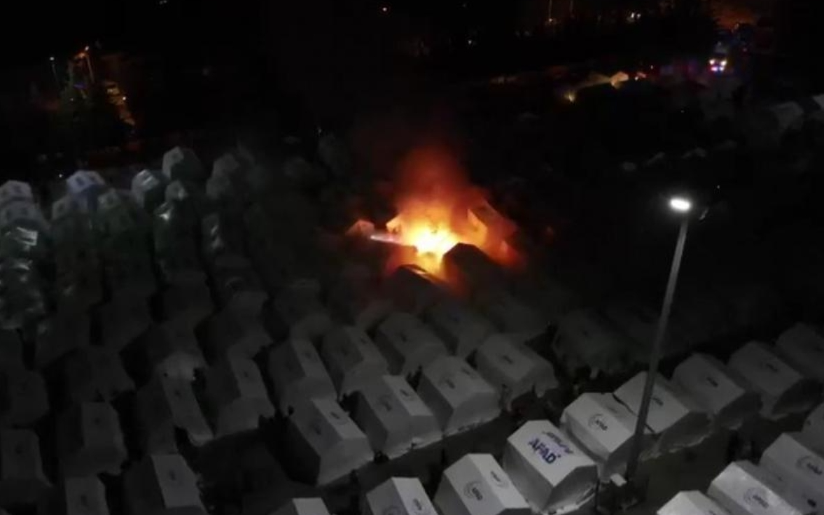 Osmaniye'deki çadır kentte yangın çıktı