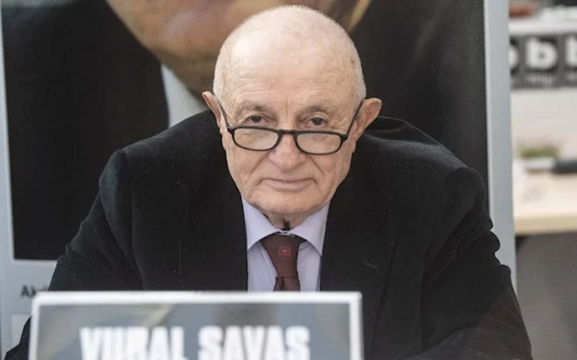 Vural Savaş yaşamını yitirdi