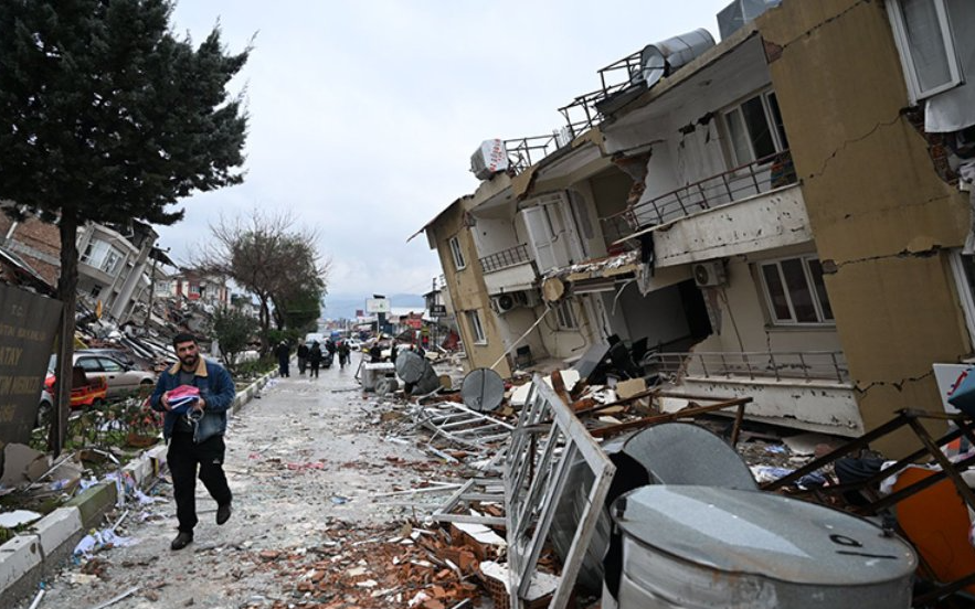 Deprem bölgesinde 61 bin 722 bina ağır hasarlı