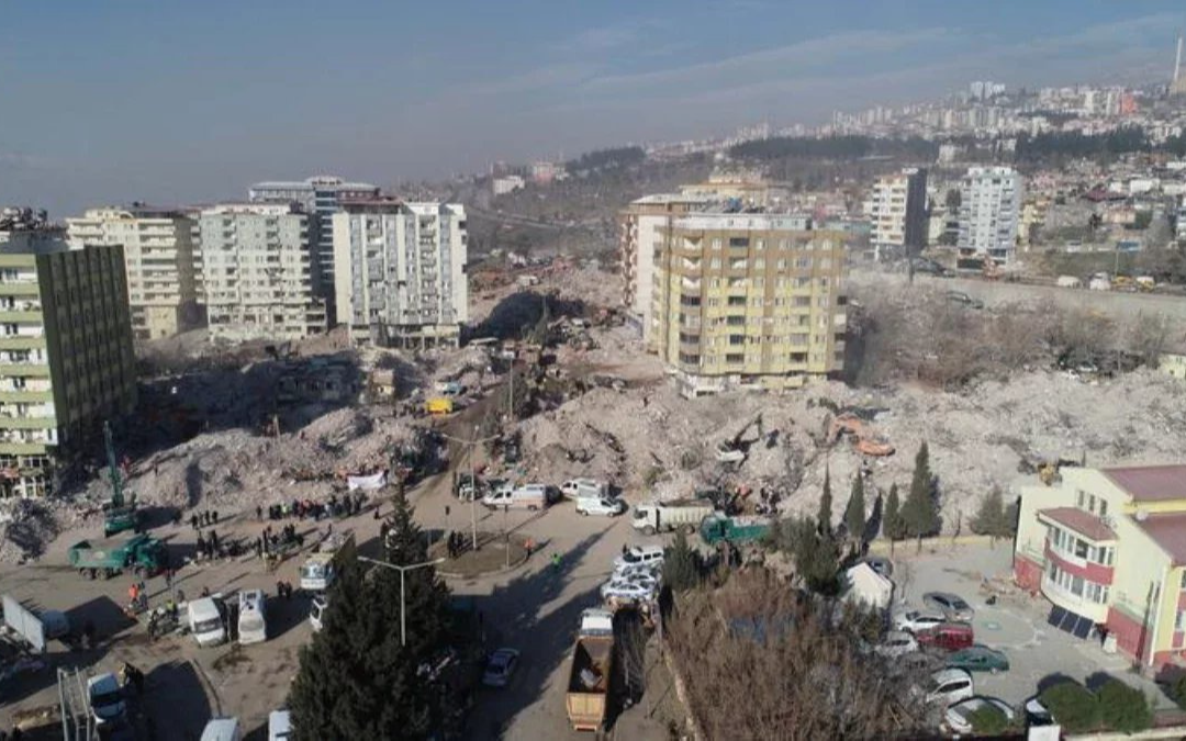 Maraş’ta yıkılan Ebrar Sitesi’nin müteahhitlerinden biri tutuklandı