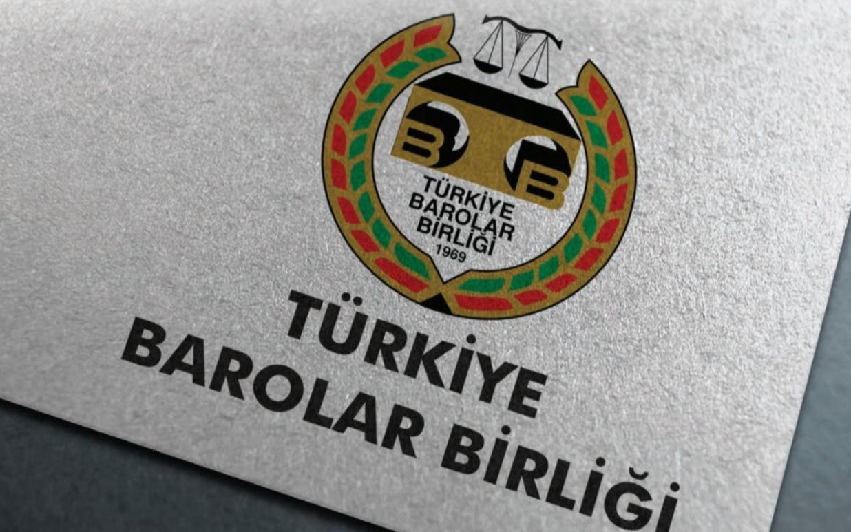 'Türk Medeni Kanunu’nun 129. maddesi uyarınca evlat edinen ile evlatlık ve onun çocukları arasında evlenme yasaktır'