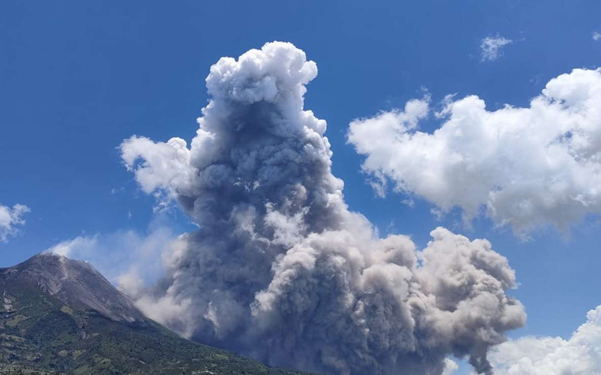 Merapi Yanardağı'nda patlama meydana geldi