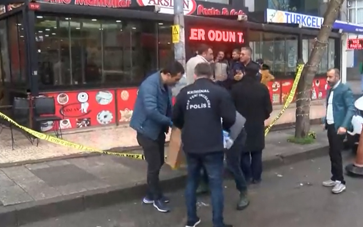 İstanbul'da bir kafede silahlı çatışma: 2 gözaltı
