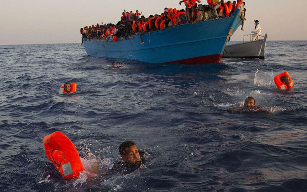Tunus açıklarında göçmen teknesi battı
