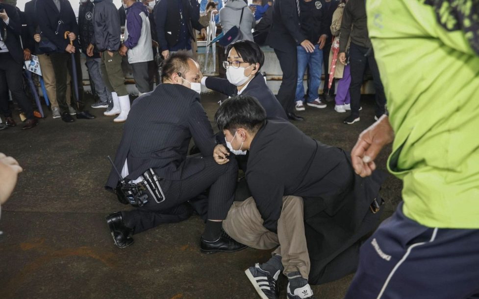 Japon Başbakanı Kişida’ya ‘sis bombası’ atıldı