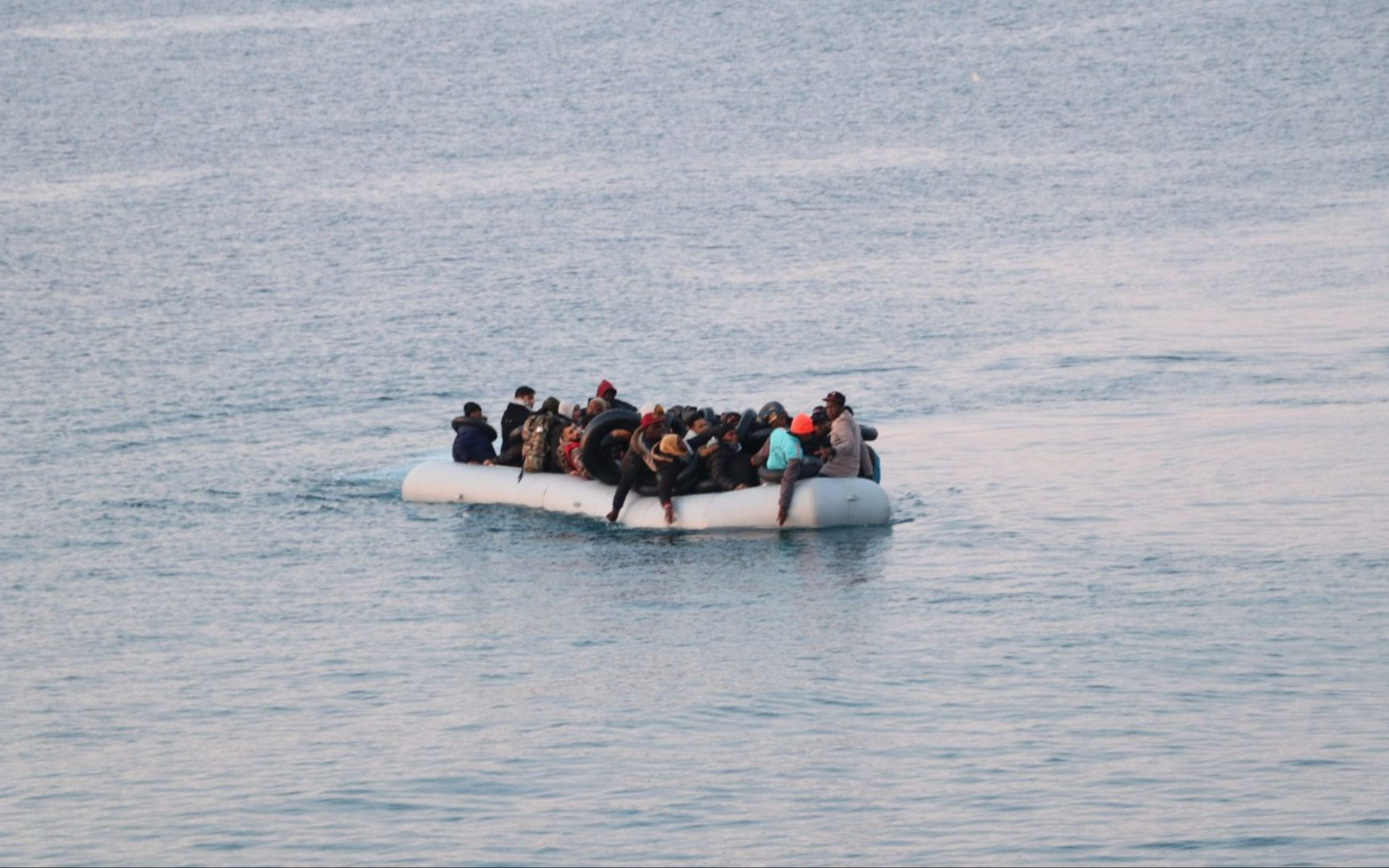 Tunus açıklarında mülteci teknesi battı