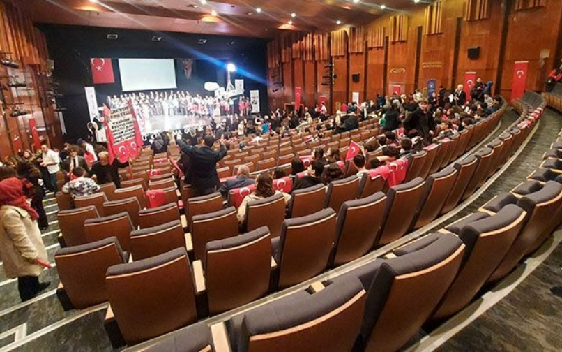 19 Mayıs programında öğrenciler Erdoğan’ı yuhaladı