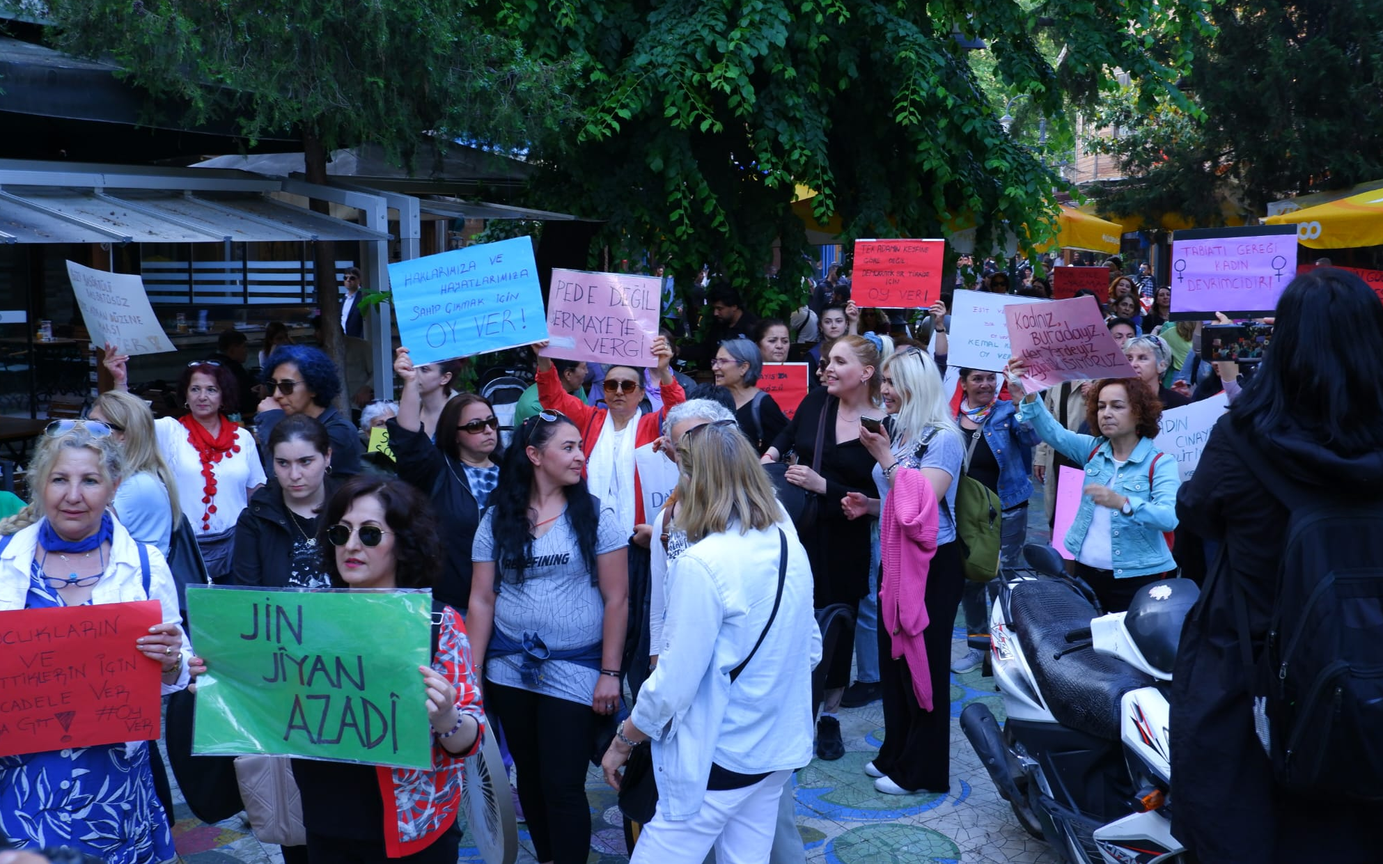 Maltepeli Kadınlar: Gericiliğe karşı sandığa gidelim, oylar Kılıçdaroğlu'na
