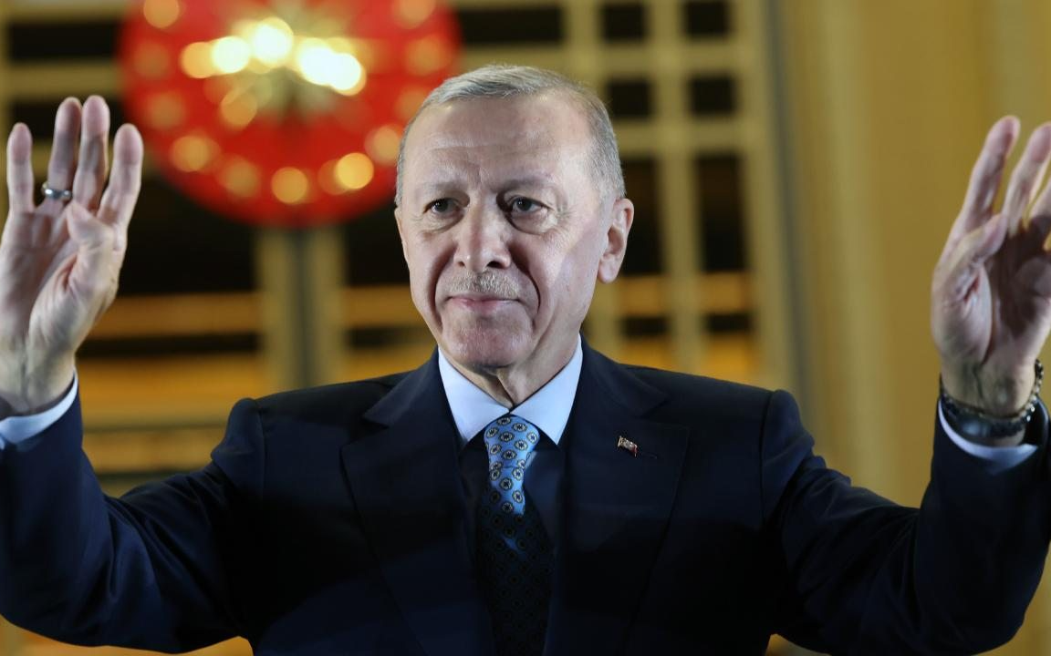 Guardian: Seçim Türkiye’deki sert siyasi kutuplaşmayı gösterdi