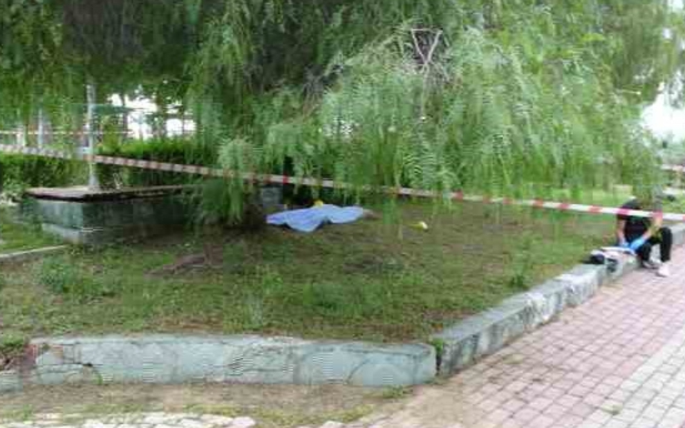 Antalya'da parkta bir kişi ölü bulundu