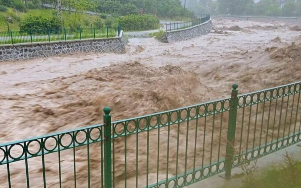 Karadeniz'de sel: 2 kişi hayatını kaybetti