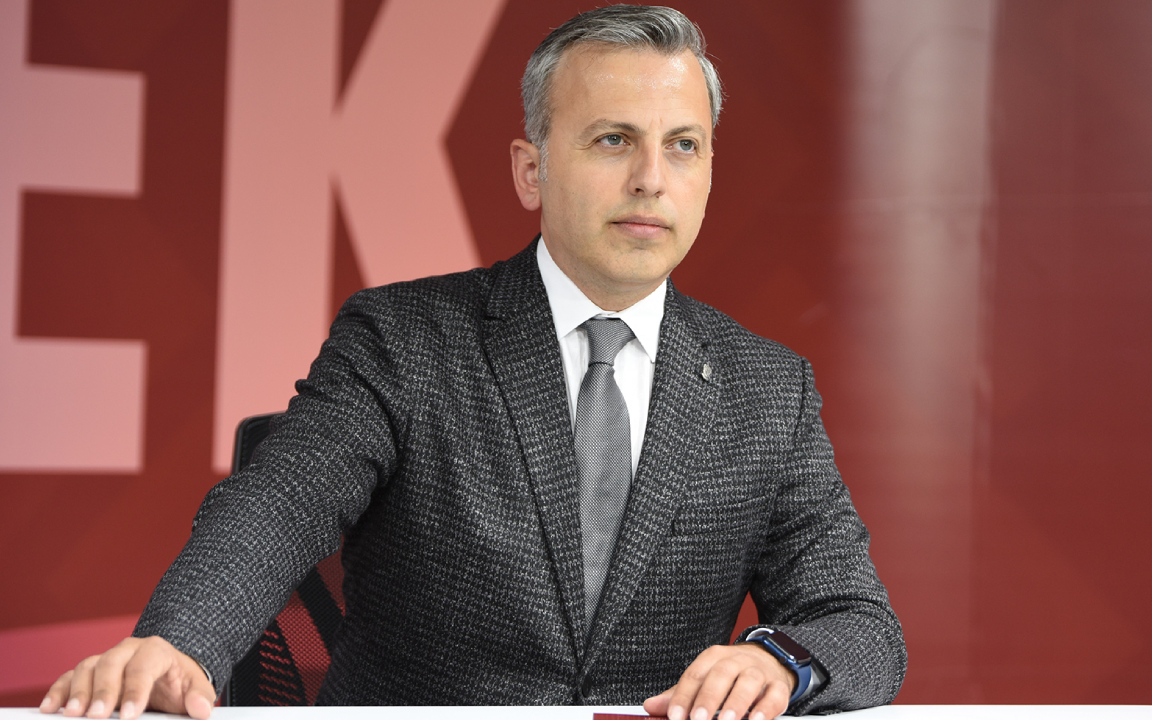 Cumhuriyet gazetesi Genel Yayın Yönetmeni görevden alındı