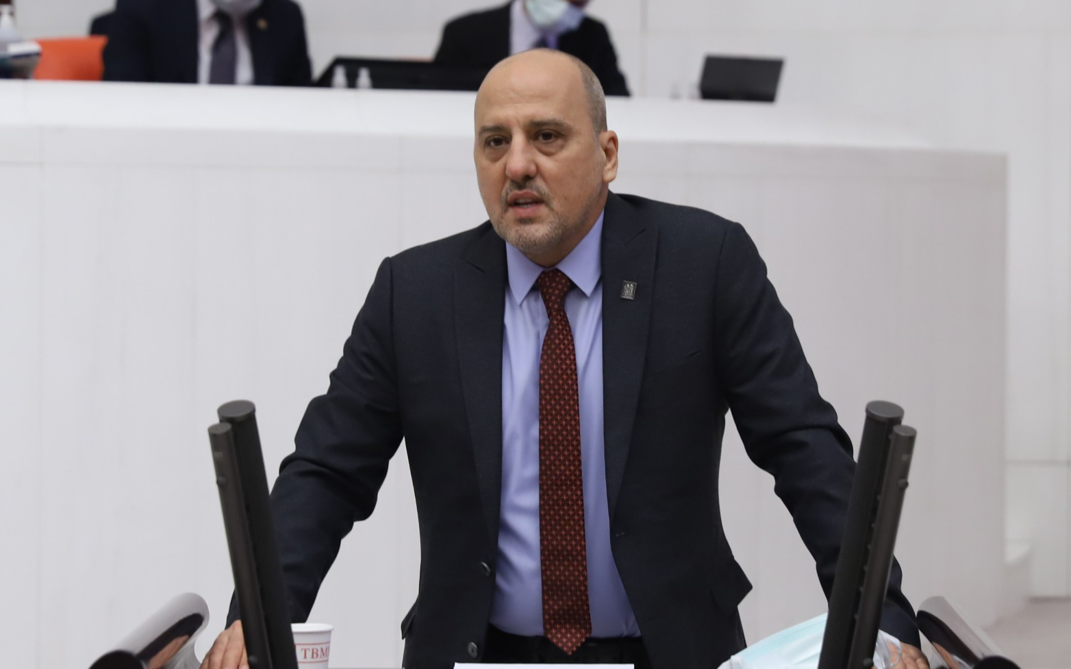 Şık'tan deprem kayıpları, TSK'nin geç müdahalesi ve yapı denetimdeki rant odaklı düzenlemelere dair önergeler