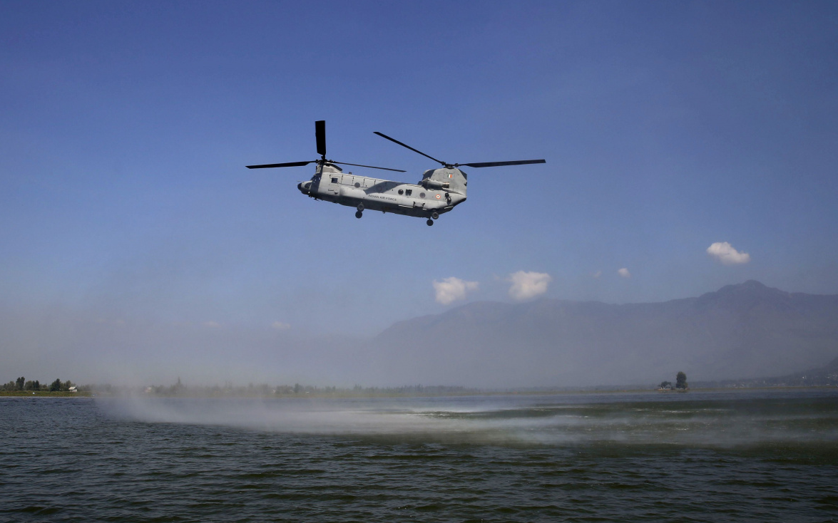 Askeri helikopter düştü: 2 ölü, 2 yaralı