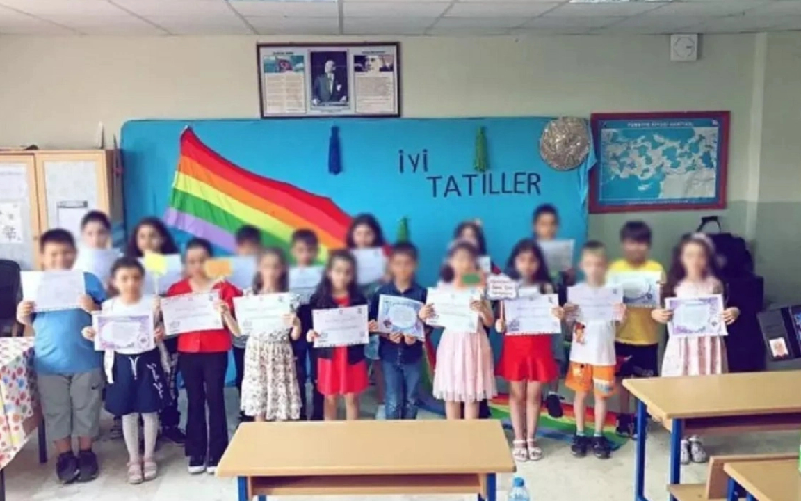 'Müfettişler okulları gezip LGBTİ+ renkleri arıyor!'
