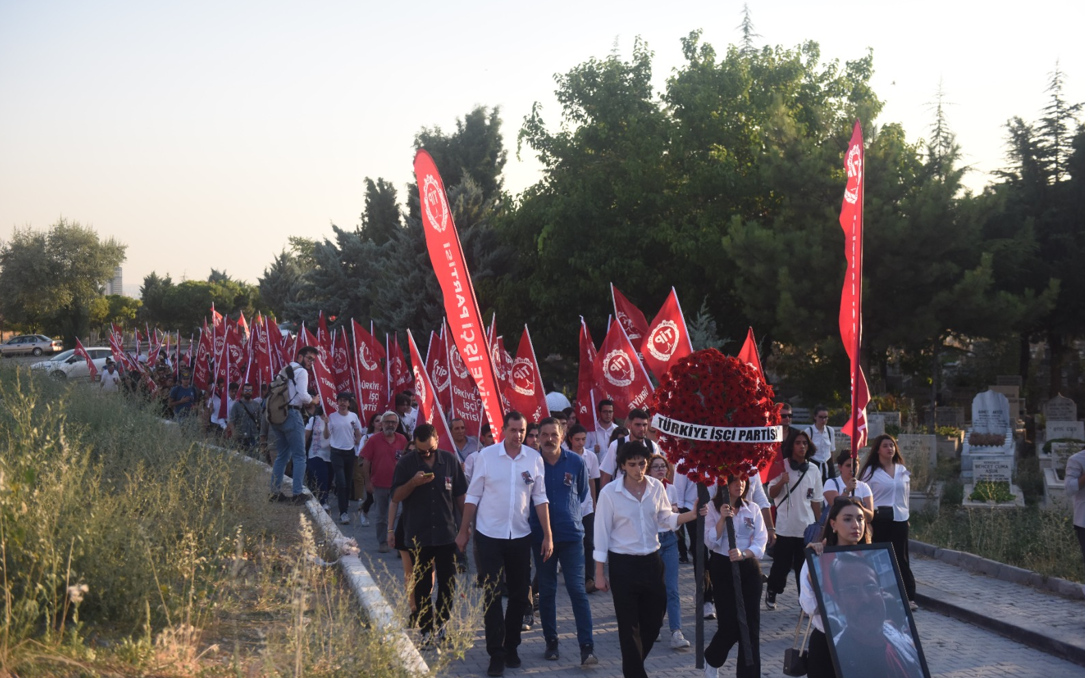 Metin Çulhaoğlu ölümünün birinci yılında mezarı başında anıldı