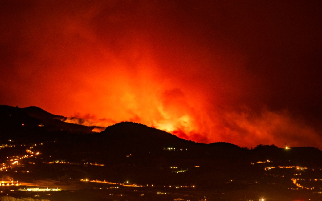 Tenerife Adası'nda yangın: 26 bin kişi tahliye edildi