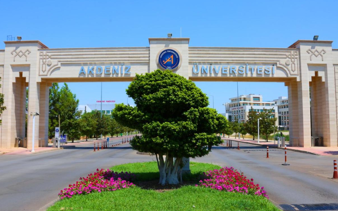 Akdeniz Üniversitesi Rektöründen kira tepkisi