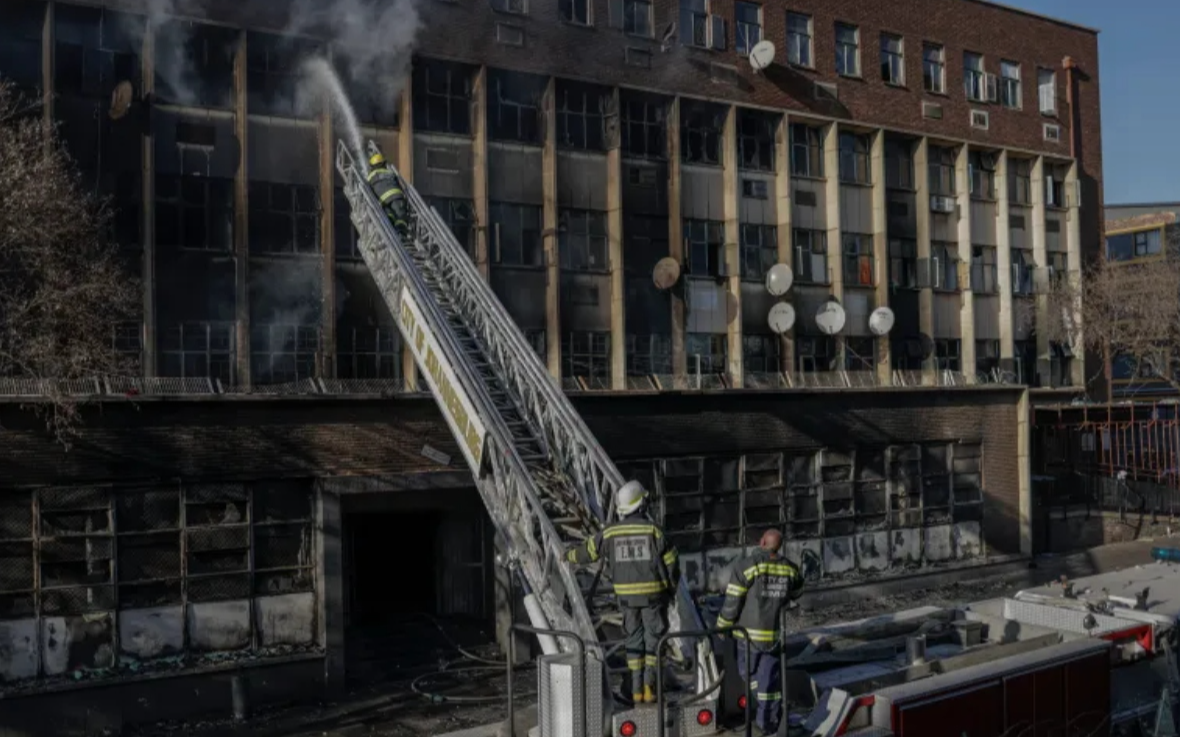 Güney Afrika'da bina yangını: Ölü sayısı 73'e yükseldi