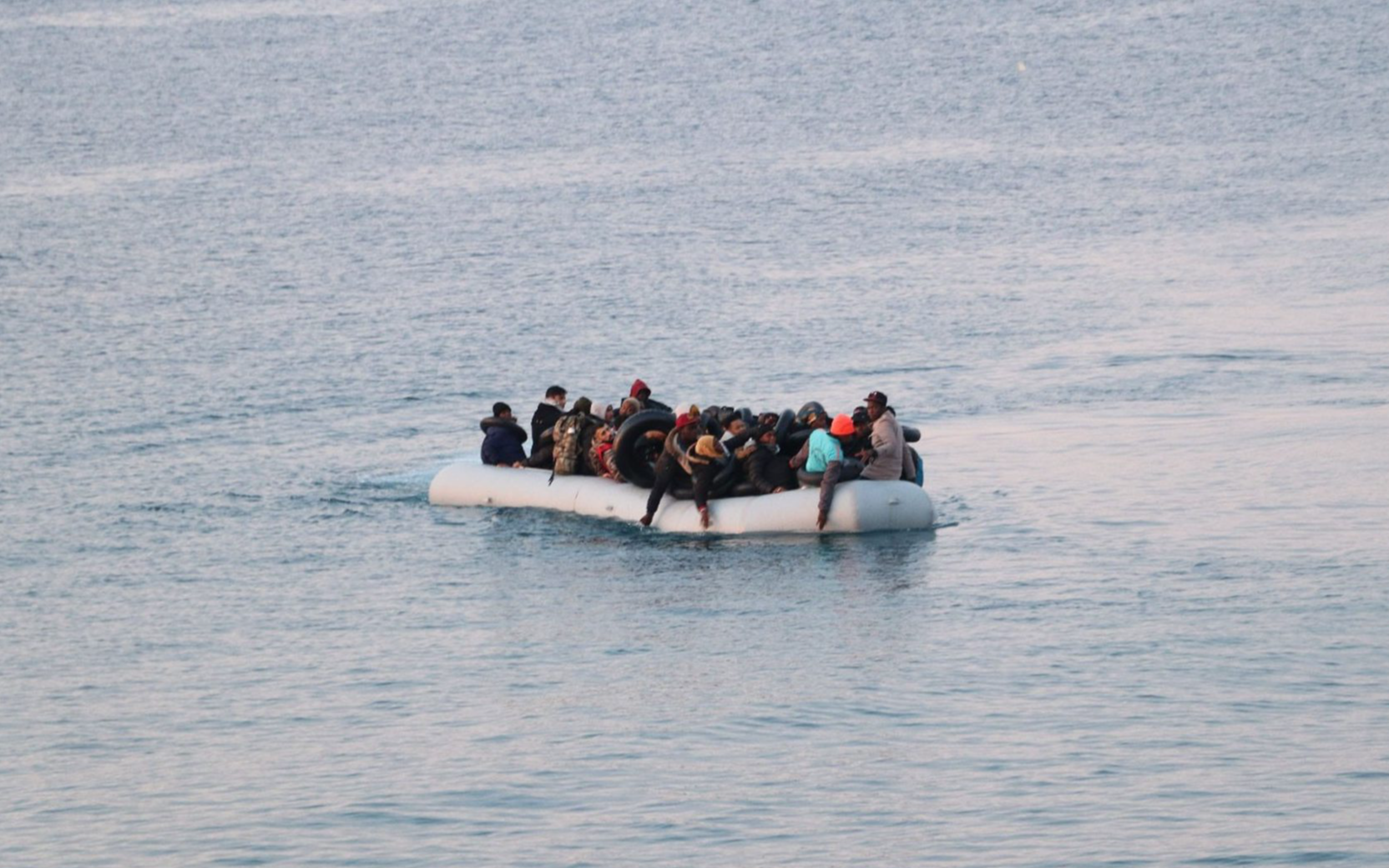 Alabora olan teknede 26 kişi hayatını kaybetti